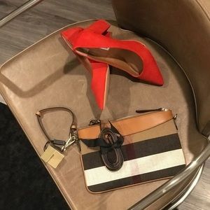 🎖Burberry Peyton Crossbody Canvas Bag 🎖